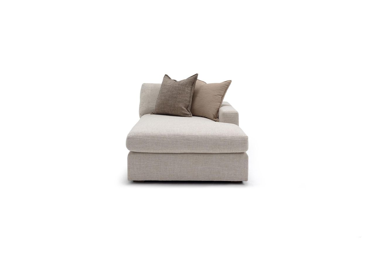 GRG5002_gregory44rafchaise_loretonatural_Main.jpg